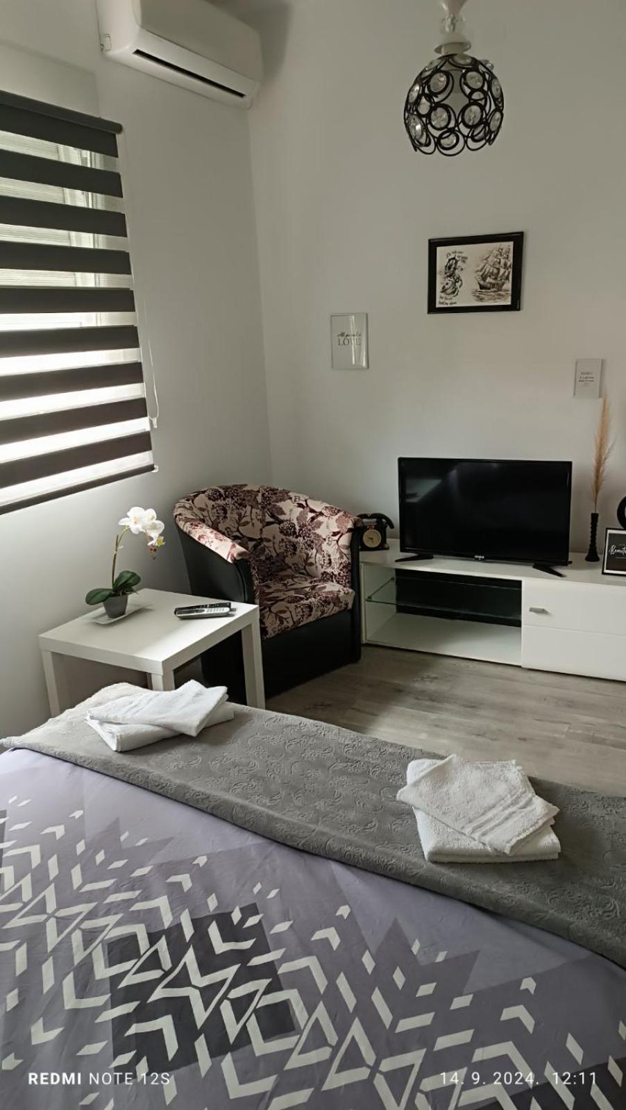 Happy Star Apartment Nis Exterior photo
