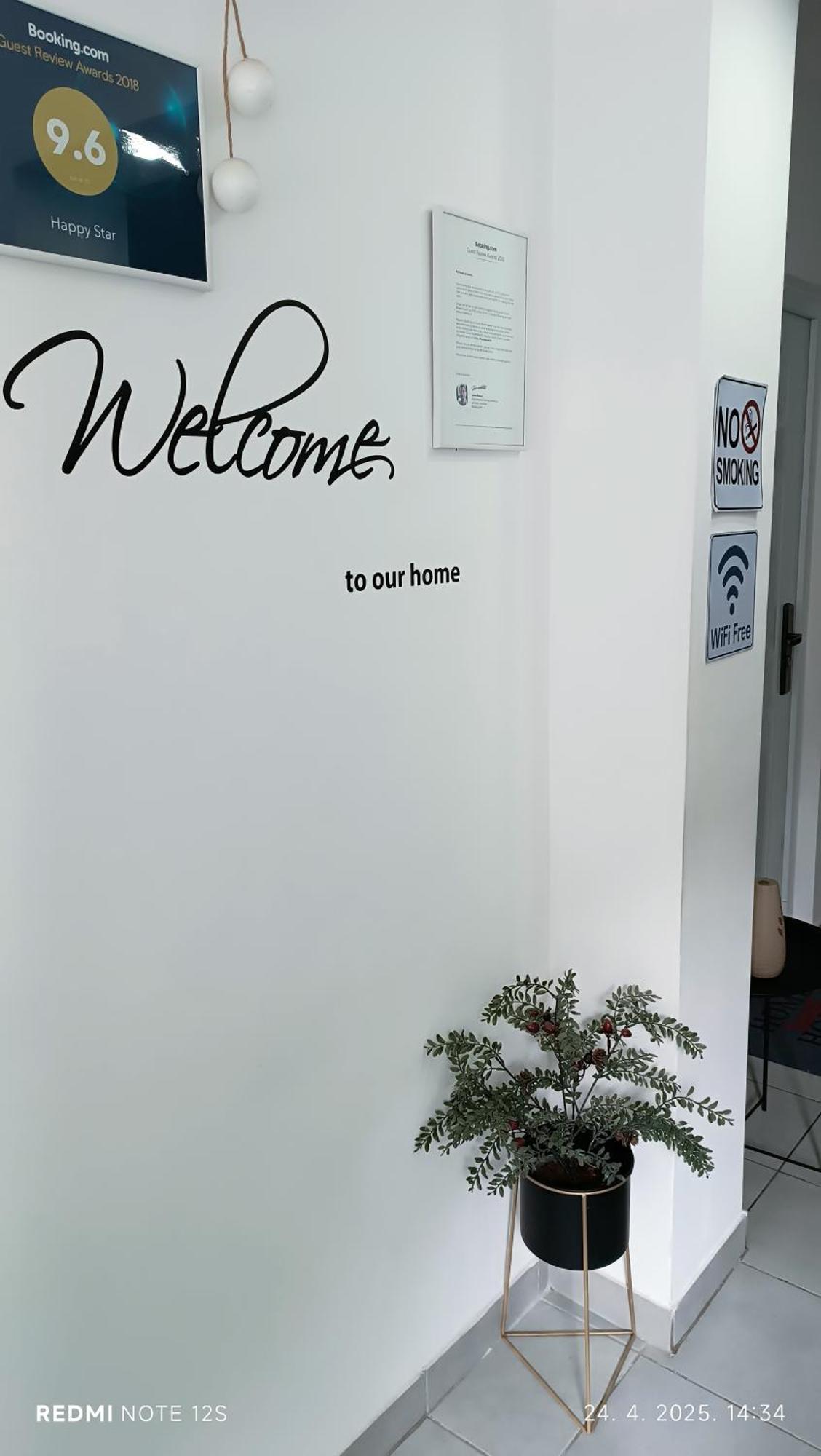 Happy Star Apartment Nis Exterior photo
