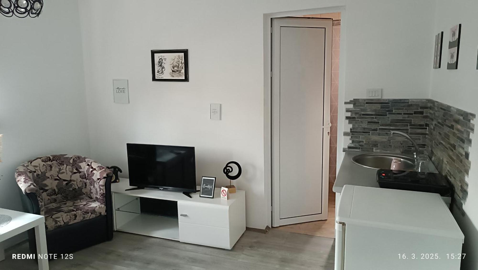 Happy Star Apartment Nis Exterior photo
